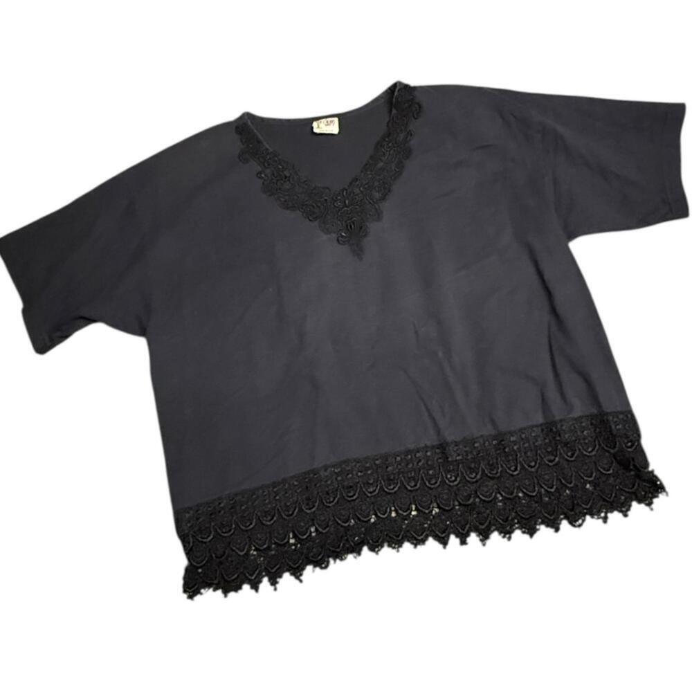 Cactus California black lace hem short sleeve top women’s vintage USA L